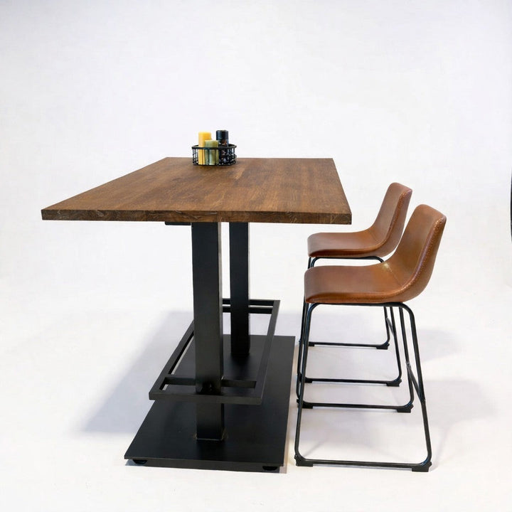 Industriele bartafel van hout en staal