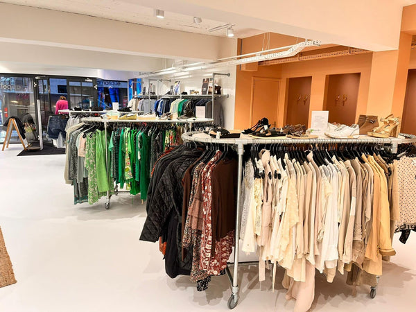 steigerbuis kledingrek ovaal verzinkt in de winkel van Appel & Ei