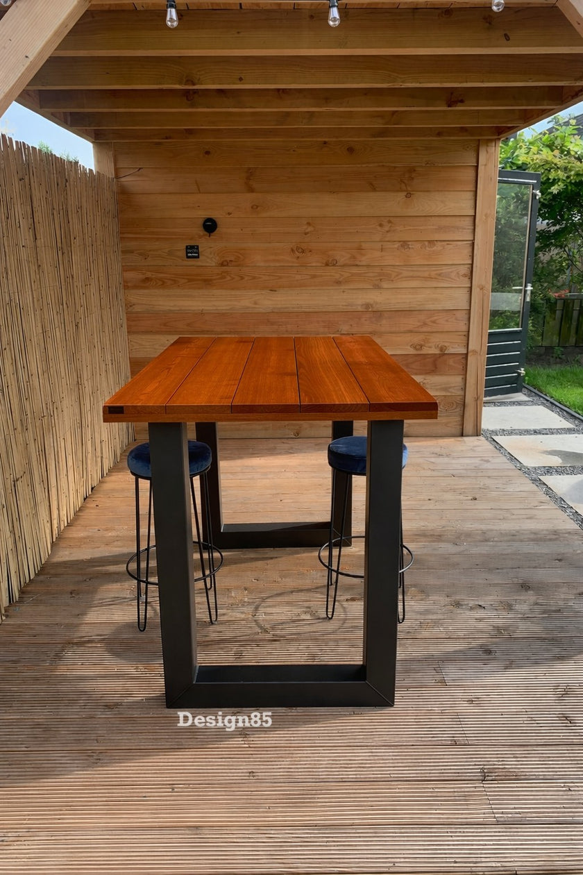 Industriële bartafel tuin met stalen U-poot en douglas houten tafelblad