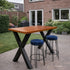 Moderne bartafel tuin met douglas hout blad en zwart metalen X-frame