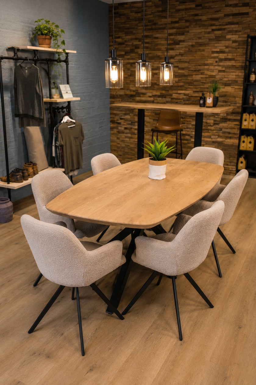 eettafel deens ovaal axis van bovenaf gezien in een showroom met 6 stoelen.