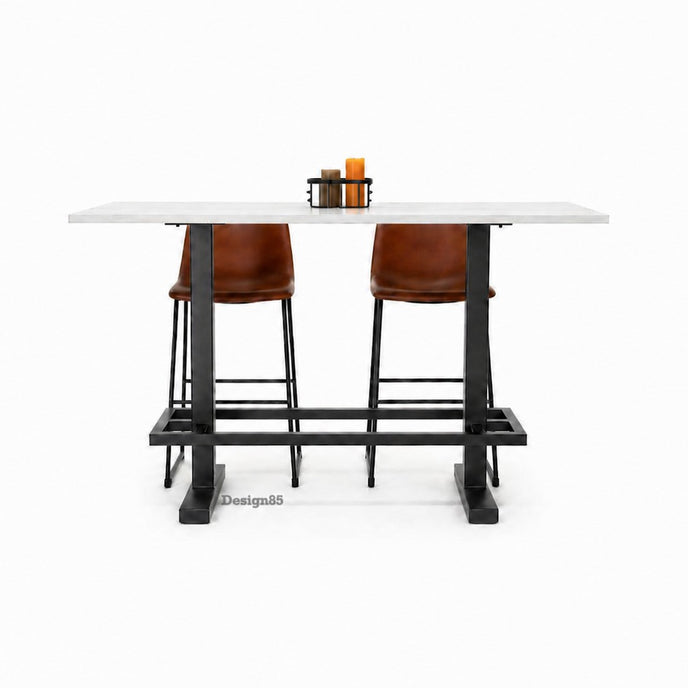 Horeca tafel deluxe met wit blad en zwart stalen onderstel, moderne industriële bartafel met bruine barkrukken op witte achtergrond