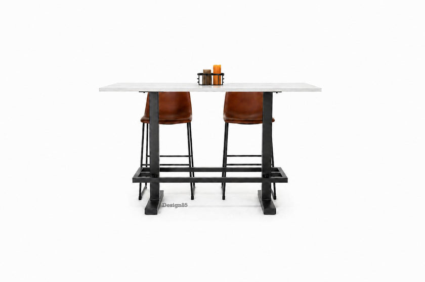 Horeca tafel deluxe met wit blad en zwart stalen onderstel, moderne industriële bartafel met bruine barkrukken op witte achtergrond