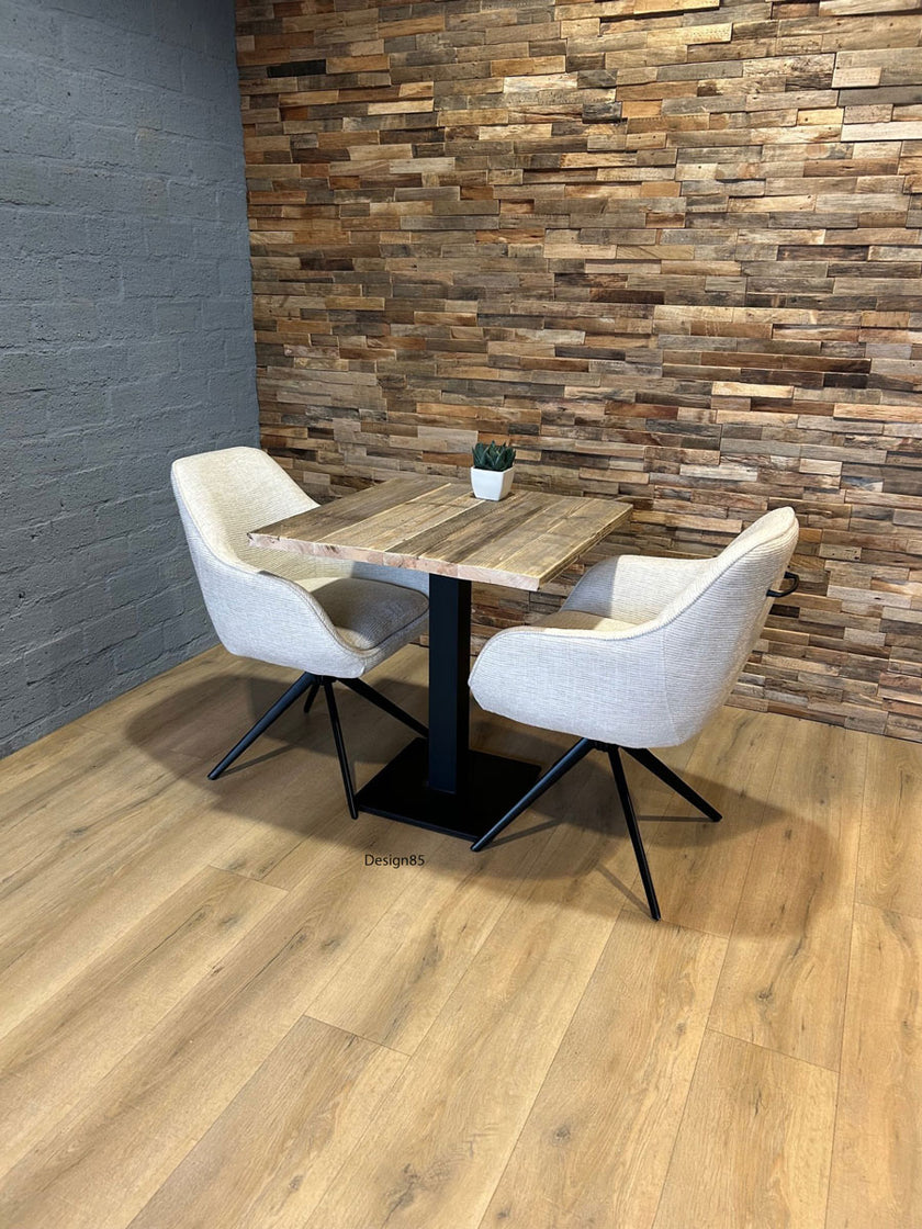 Horeca tafel met een blad van oud steigerhout