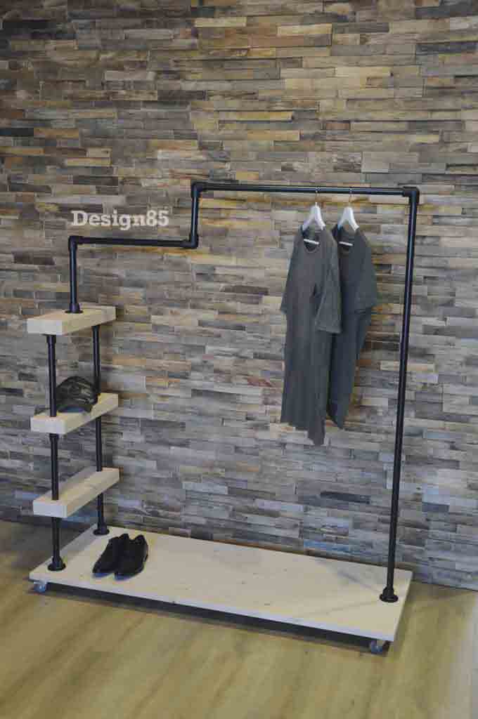 Houten Kledingrek Eigentijds