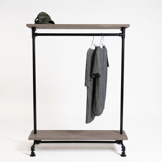 Houten kledingrek Energiek met vurenhouten planken in taupe wax en zwart stalen buizenframe