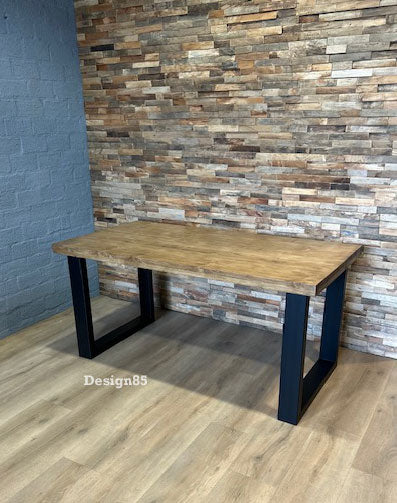 Industrieel Bureau Design