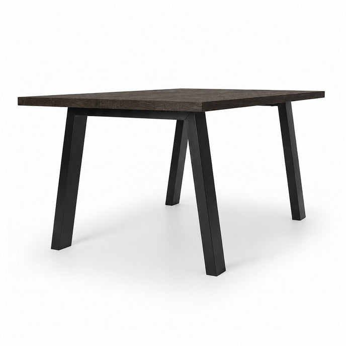 Industriële eiken eettafel Continental black met donker eiken blad en zwart stalen onderstel