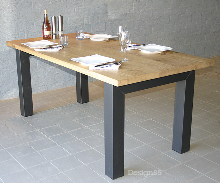 Industriële Eiken Eettafel Hagel