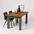 Industriële eiken eettafel Hagel sand met warm eiken tafelblad en antraciet metalen poten