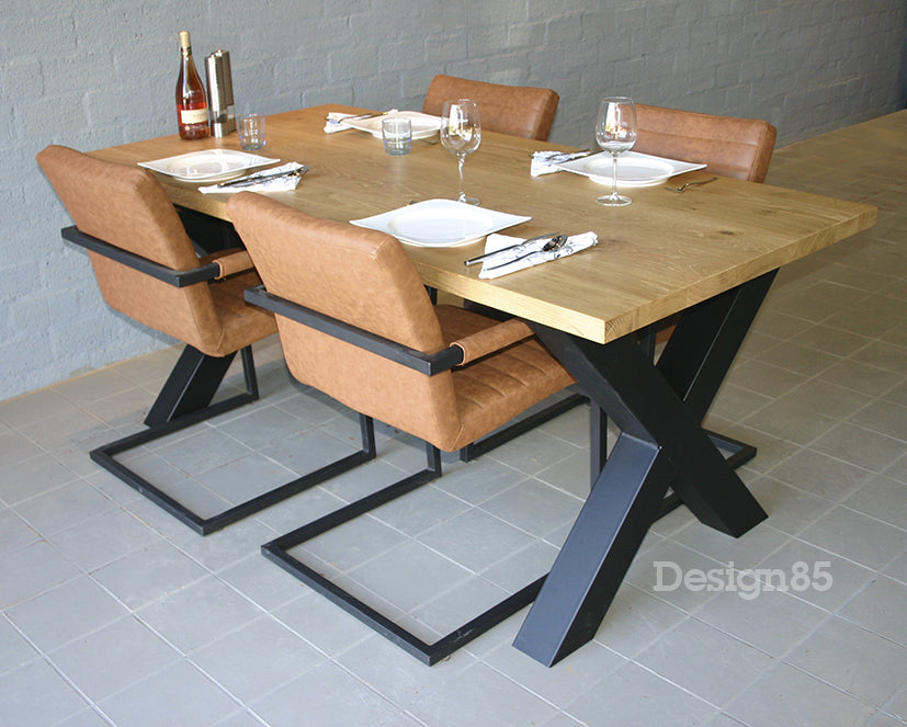 Industriële Eiken Eettafel Storm