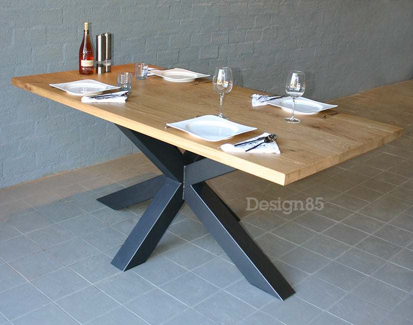 Industriële Eiken Eettafel Vulkaan