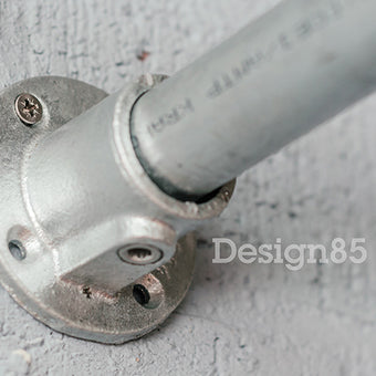 Close-up van verzinkte voetplaat van kapstok Normaal.