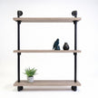 Industriële wandkast Glasgow met drie houten legplanken en zwart buizenframe