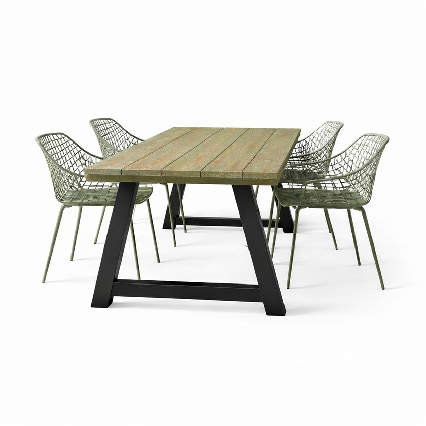 Rechthoekige houten eettafel met zwart stalen A-poten en naturel blad op witte achtergrond
