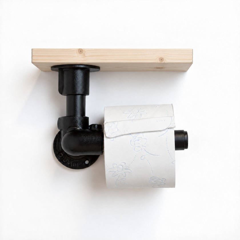 Industriële WC rolhouder Deluxe met plankje van onbehandeld vurenhout en zwarte steigerbuizen – Design85.