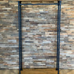 Vrijstaande Kapstok Staand Kledinghanger van Design85 met houten bovenplank, kledingroede en onderste plank voor extra opbergruimte.