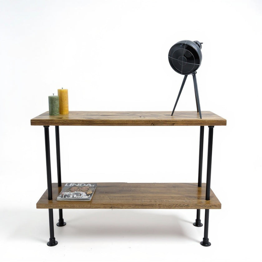 Steigerbuis kast Eiken met een lamp en een tijdschrift op de schappen