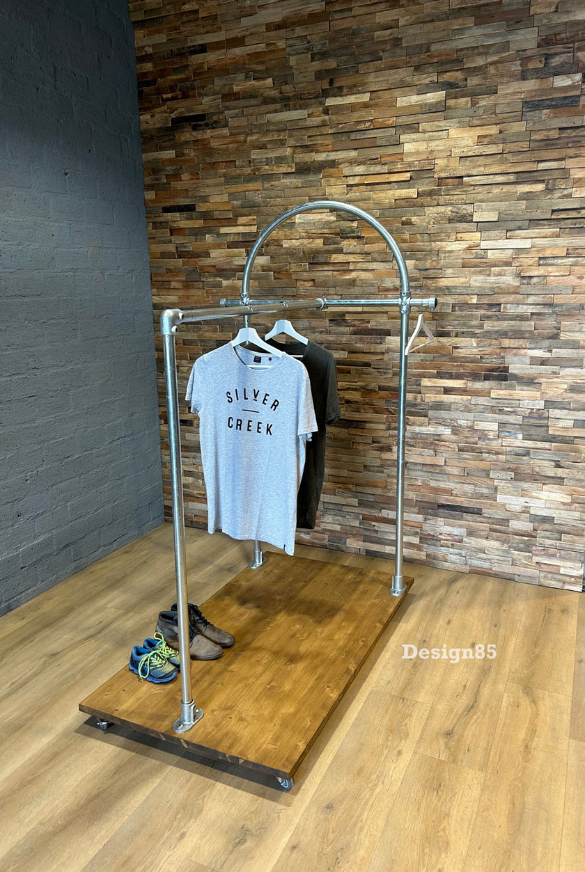 Steigerbuis Kledingrek Boog