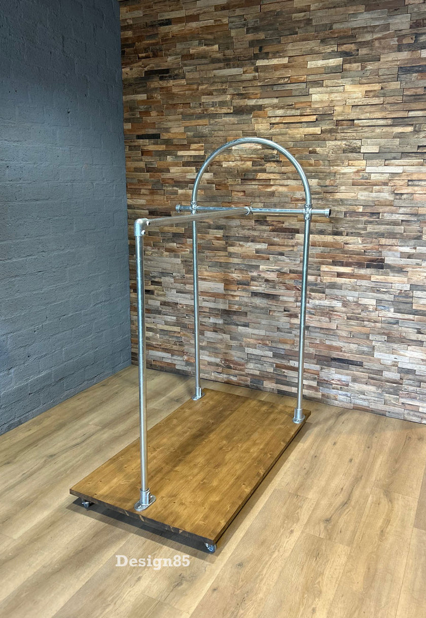 Steigerbuis Kledingrek Boog