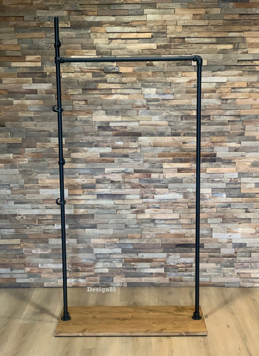 Steigerbuis Kledingrek Dressboy