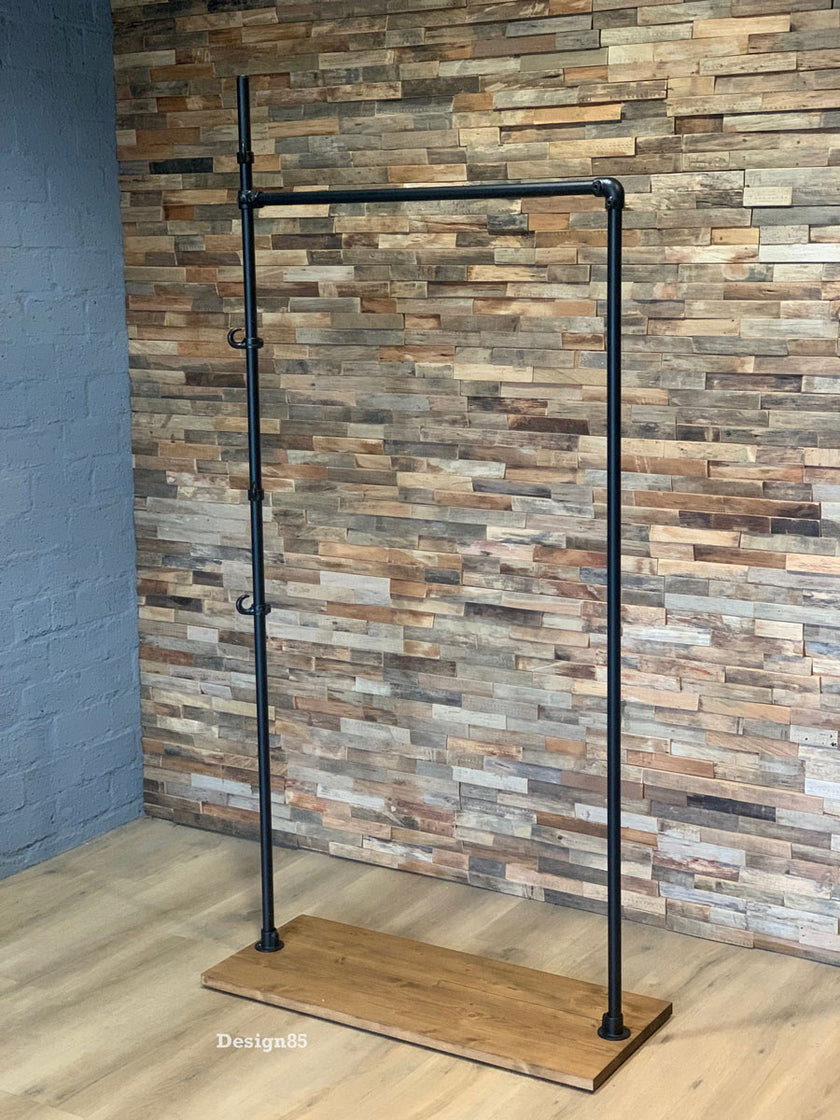 Steigerbuis Kledingrek Dressboy