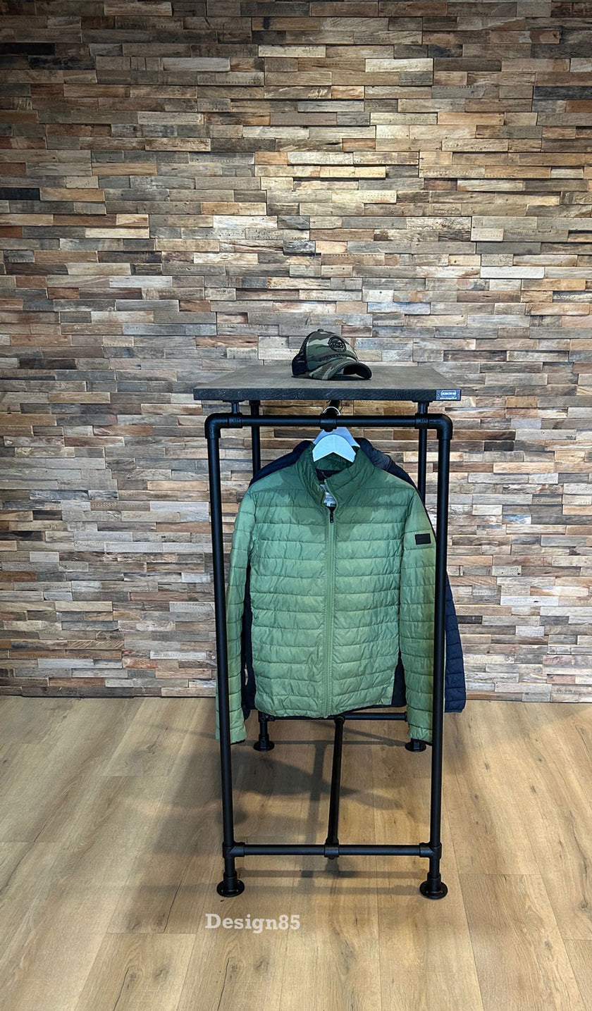 Steigerbuis Kledingrek Jassen