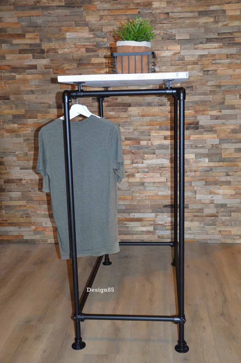 Steigerbuis Kledingrek Pikant