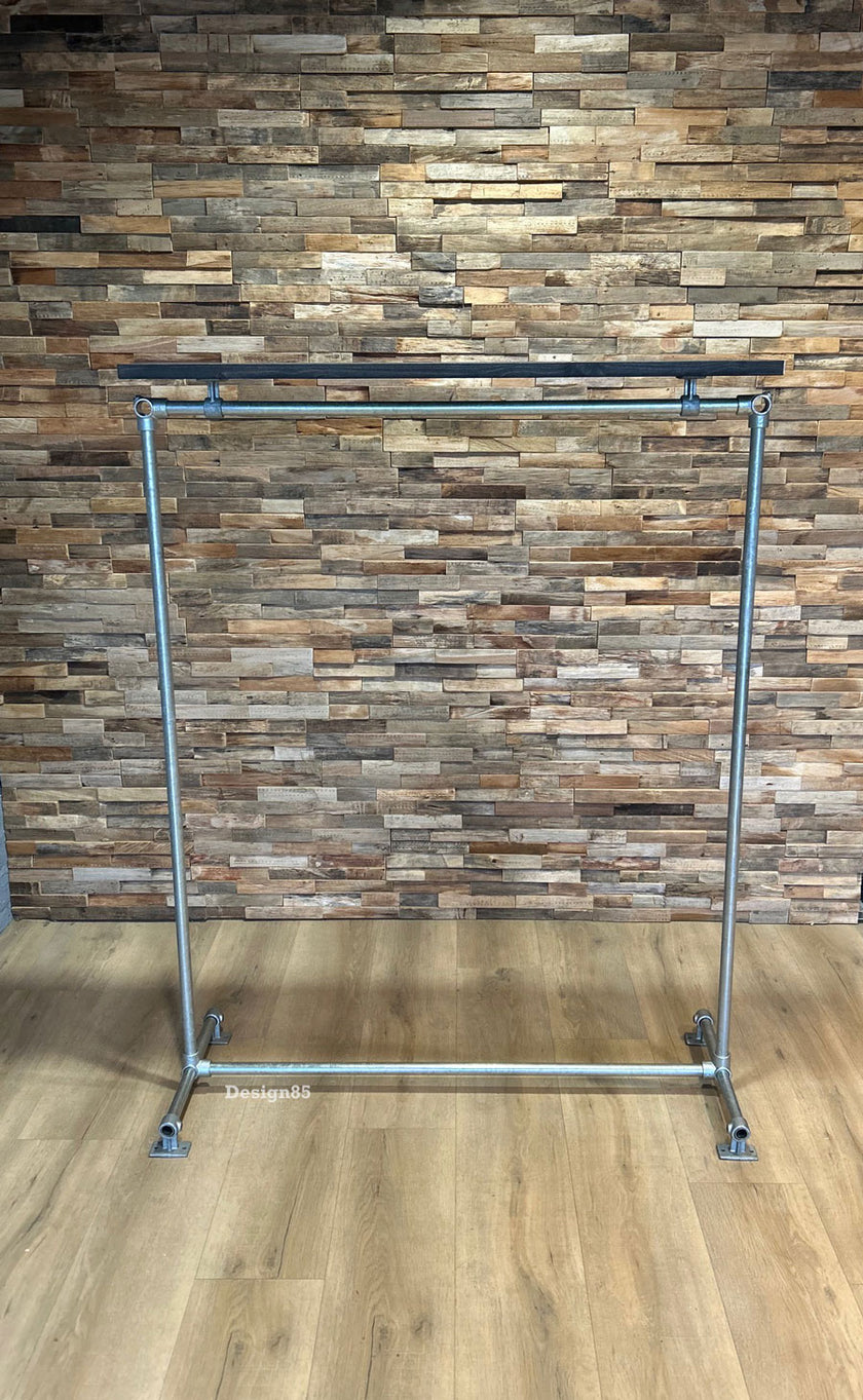 Steigerbuis Kledingrek Retro