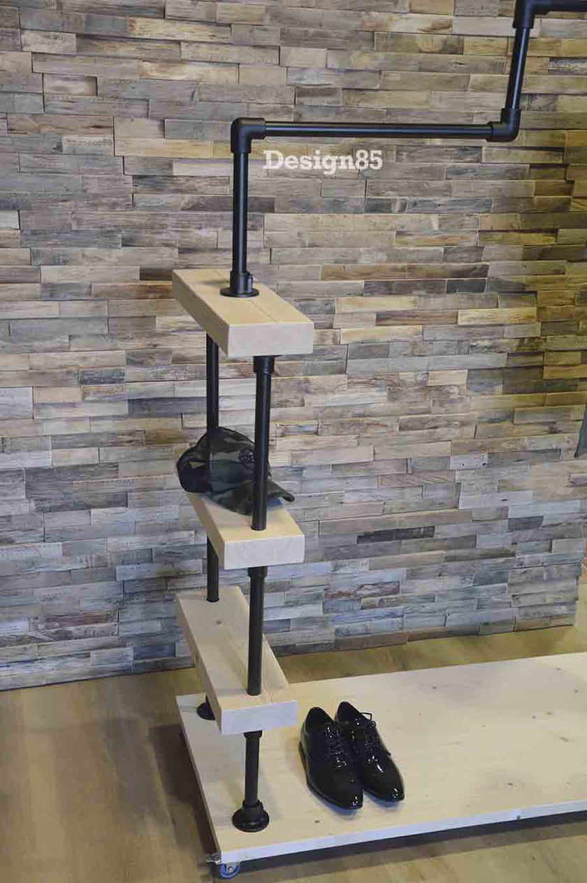 Steigerbuis Kledingrek Vintage