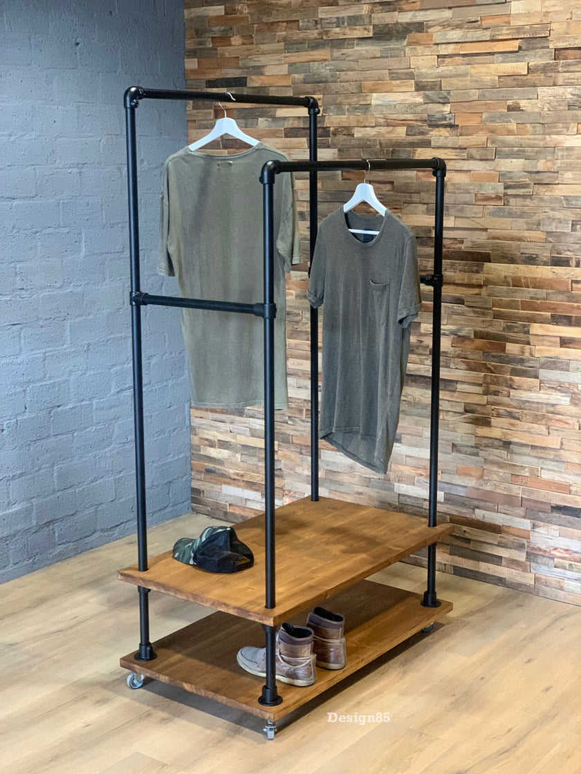 Steigerbuis Kledingrek Winkel