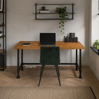 vintage bureau metaal met een onderstel van vierkante kokers. 