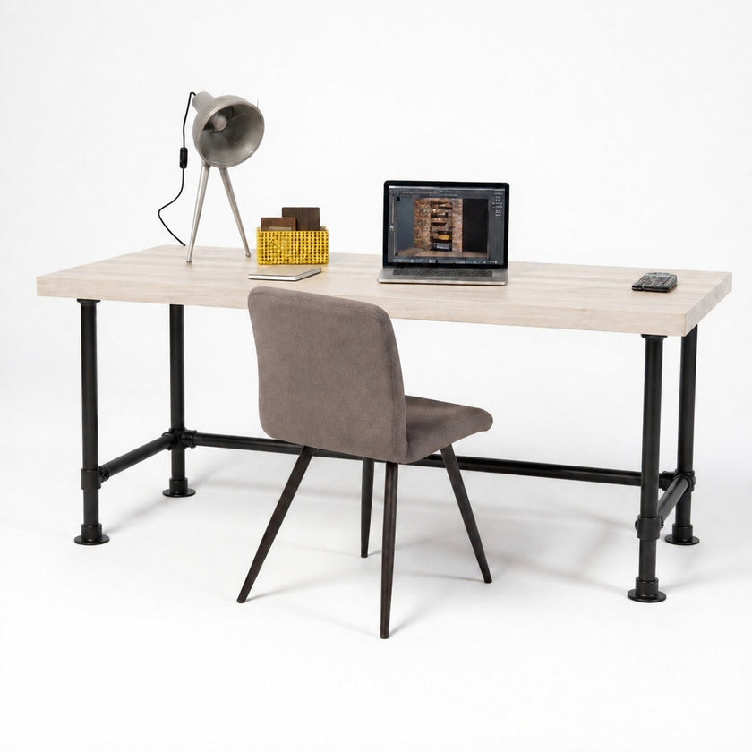 Vintage bureau puur met wit behandeld vurenhouten blad en zwart stalen frame, licht industrieel bureau