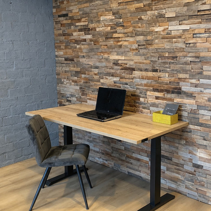 Zit sta bureau Beweeg met houten bureaublad in een stijlvolle kantooromgeving