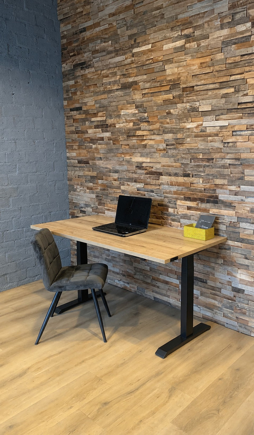 Zit sta bureau Beweeg met houten bureaublad in een stijlvolle kantooromgeving